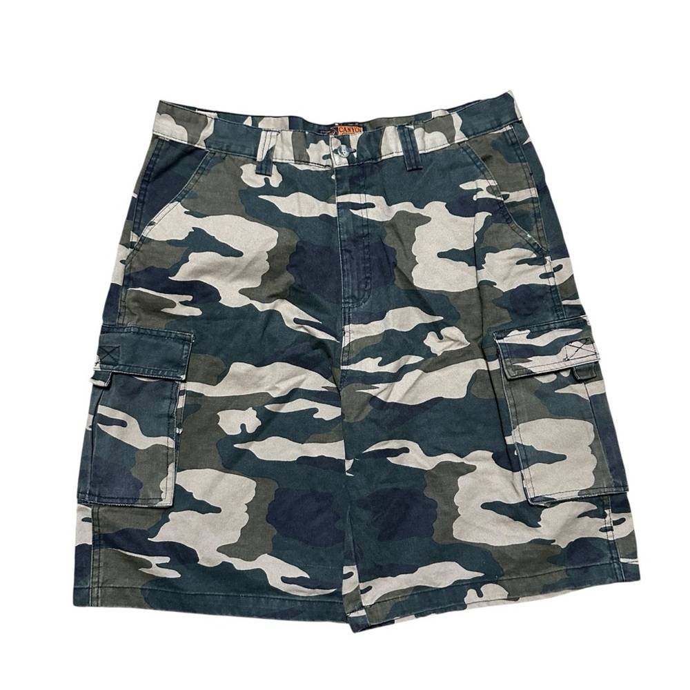 Vintage Y2K Canyon Guide Green Camo Cargo Skater Pocketed Shorts Size 34